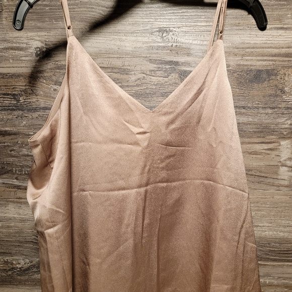 Express Ruched Tank NWT SZM - Picture 3 of 3